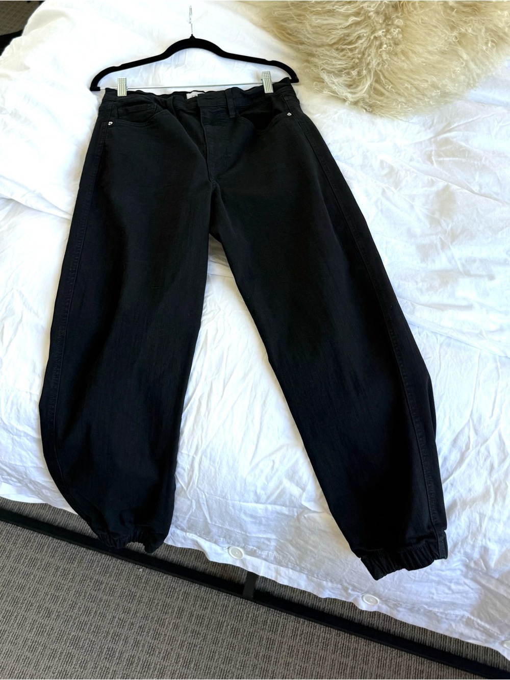 Frame Denim | The Lounge Joggers - Solid Black - Picture 4 of 7